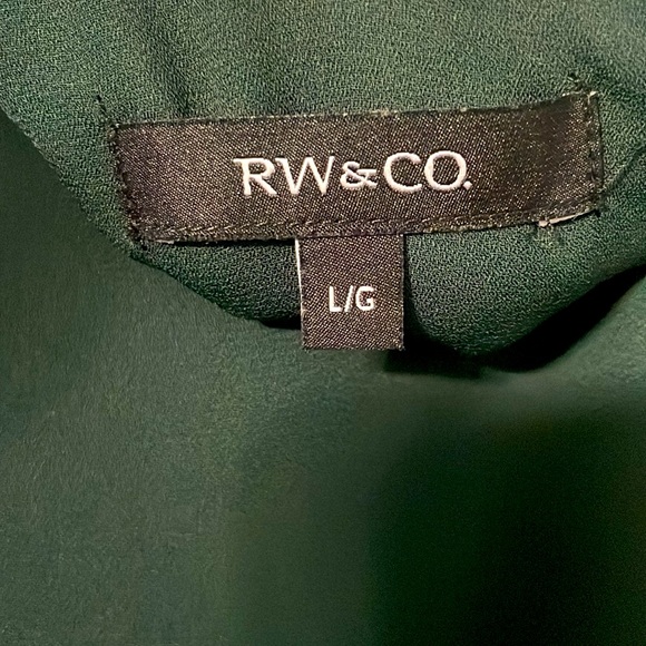 RW&Co Green Sleeveless Vneck Blouse - Picture 3 of 3